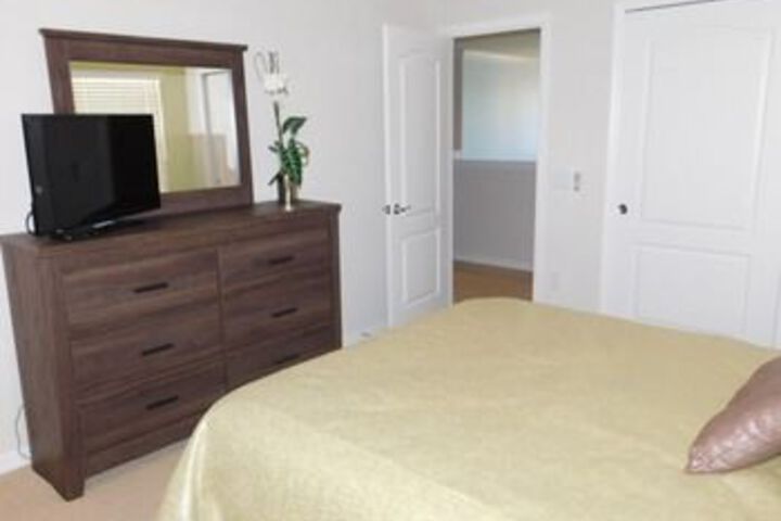 Room 33 of 48