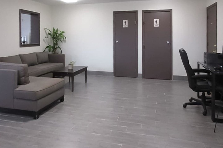 Business Center 17 of 19