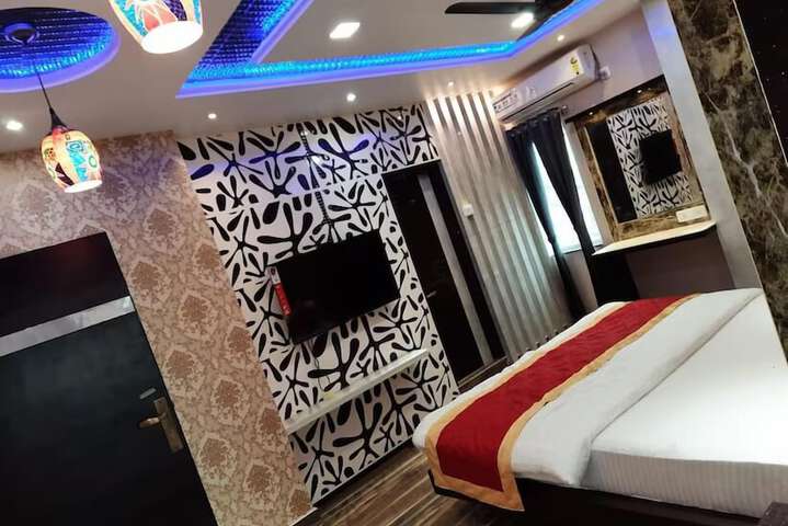 Room 4 of 36