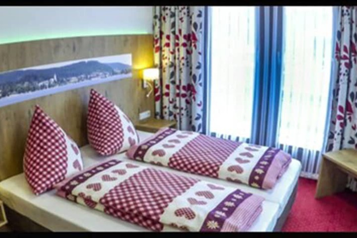 Room 3 of 31