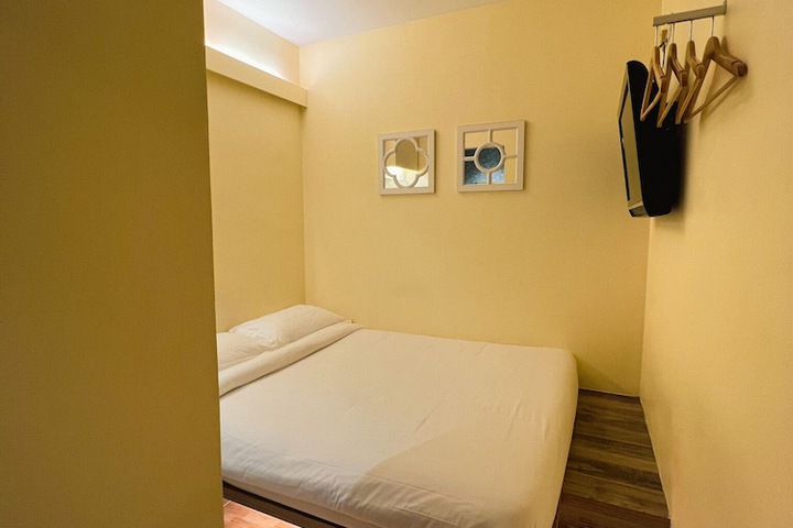 Room 18 of 34