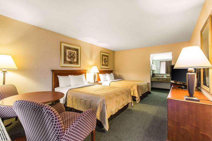 1 Double Bed Accessible (7 of 12)