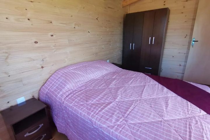 Room 4 of 18