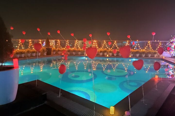Hotel with Pool