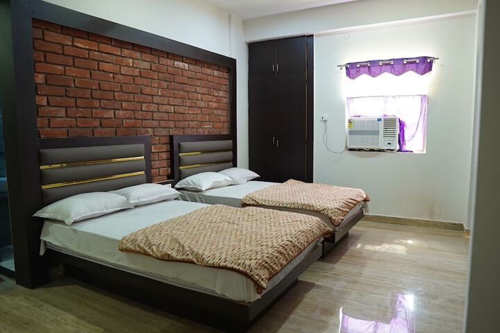 Room 2 of 14