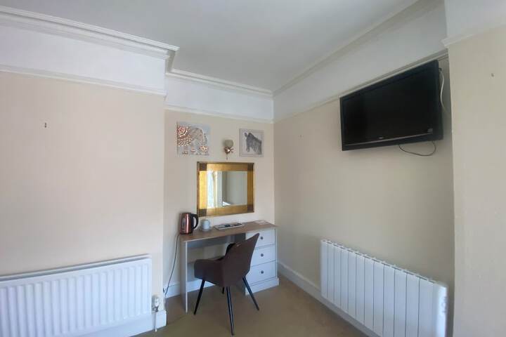 Room 8 of 23