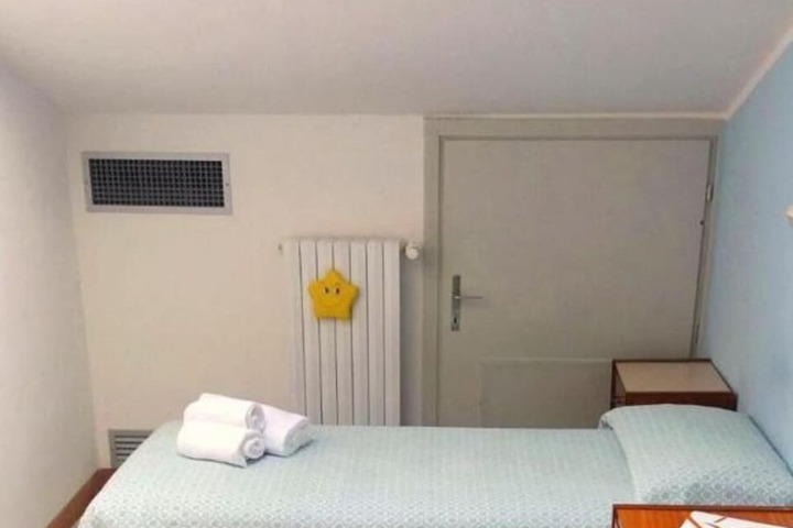 Room 17 of 65