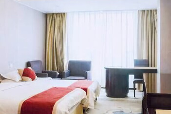 Room 7 of 8