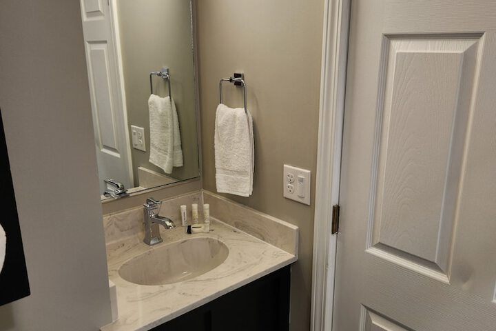 Room 10 of 12