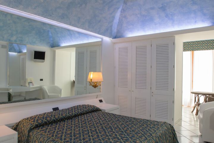 Room 3 of 46