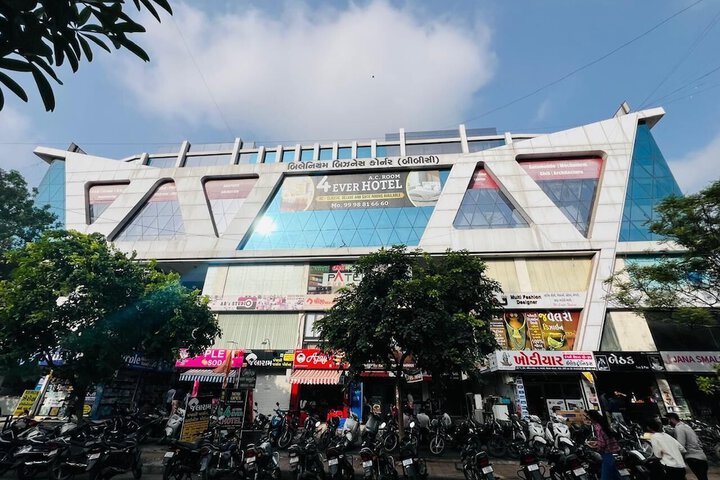 4 Ever Hotel - Surat