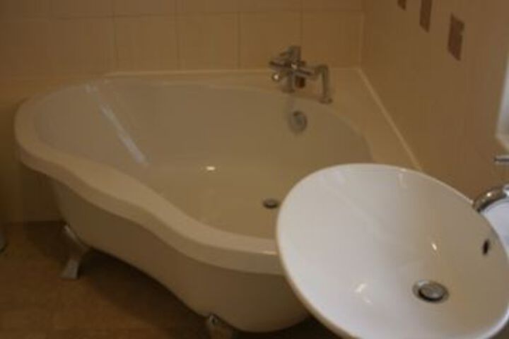 Room 4 of 12