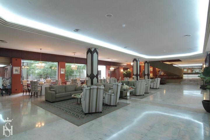 Guest Lobby