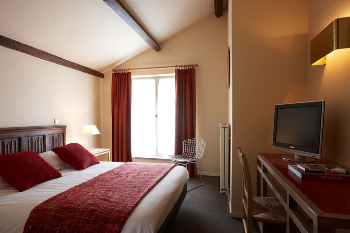 Room 7 of 38
