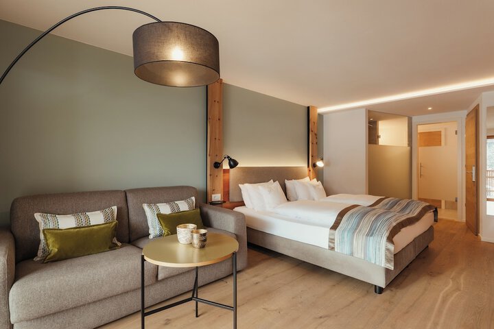 Room 4 of 49