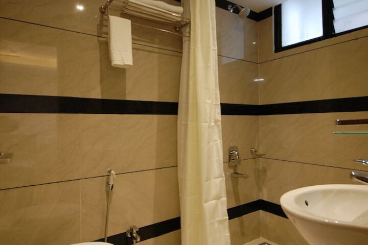 Room 15 of 20