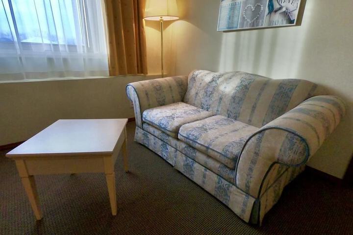Room 4 of 34