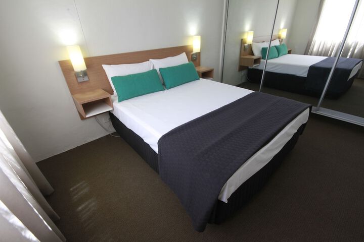 Room 2 of 41
