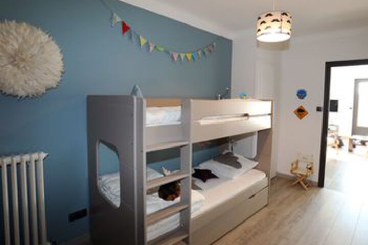 Room 7 of 33
