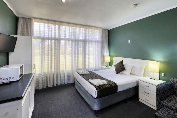 Room 10 of 75