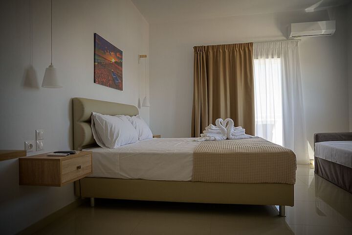 Room 5 of 77