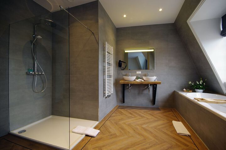 Room 7 of 22
