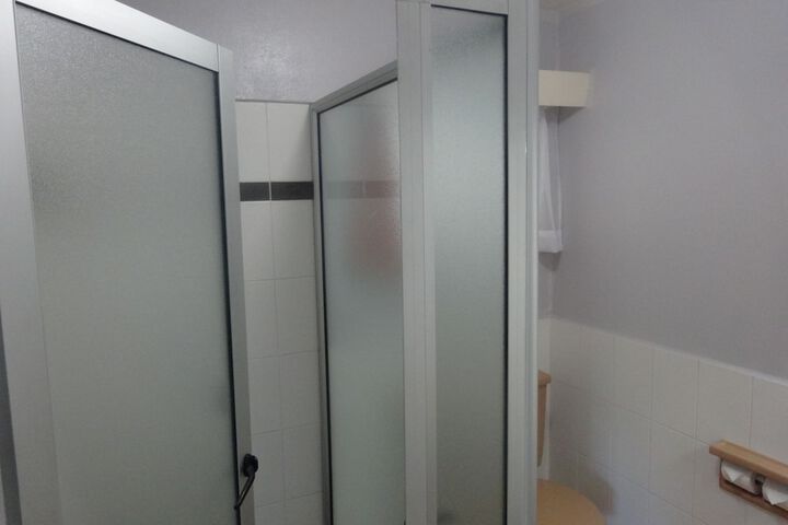 Room 50 of 74