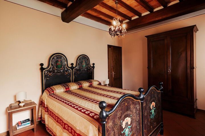 Room 5 of 38