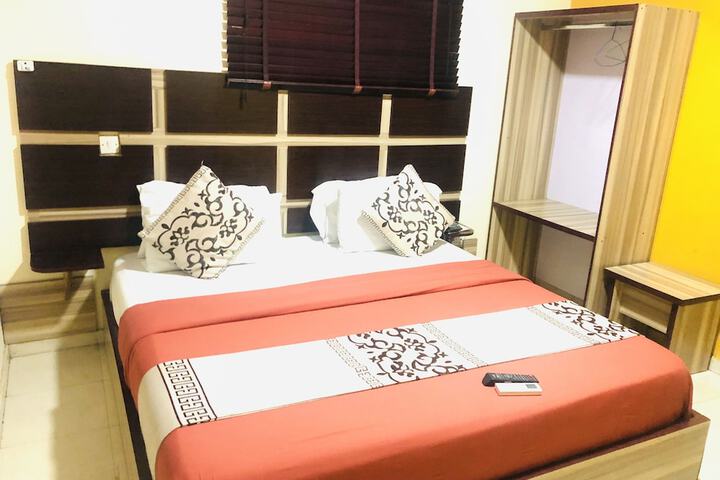 Room 12 of 39