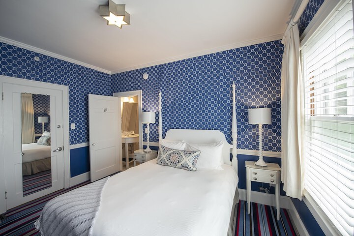 Room 45 of 108
