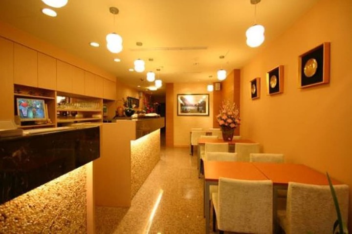 Hotel Interior 16 of 115