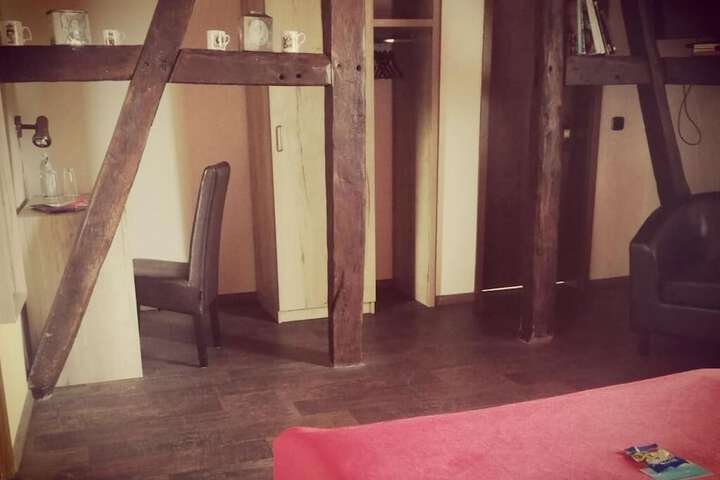 Room 3 of 45