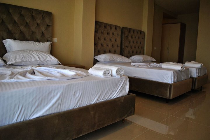 Room 3 of 25