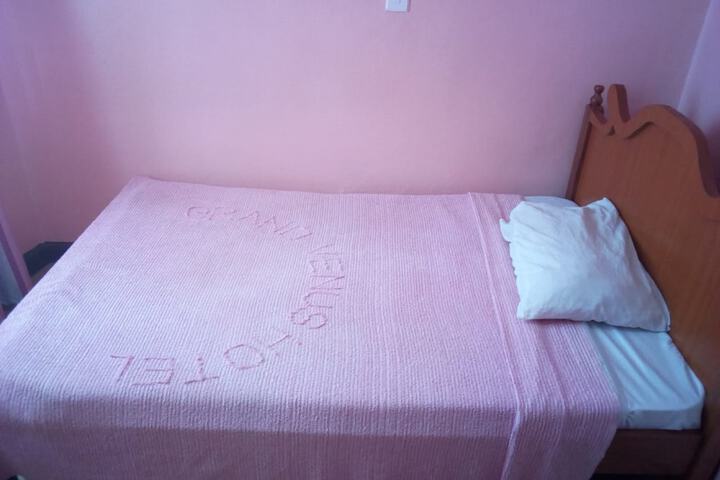 Room 4 of 25