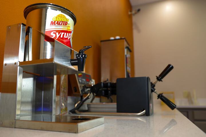 Breakfast/Coffee Service 27 of 34