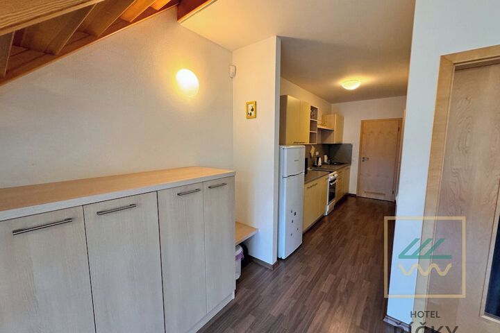 Room 95 of 194