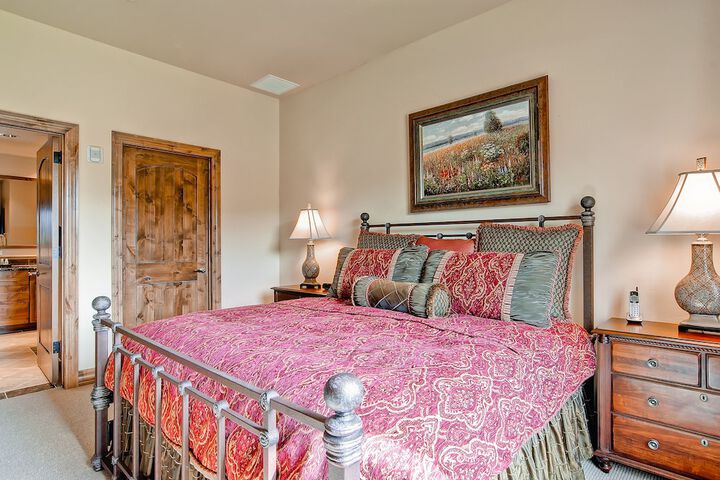 Room 15 of 209