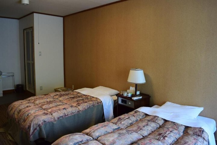 Room 13 of 35