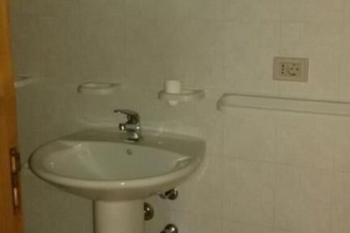 Room 13 of 23