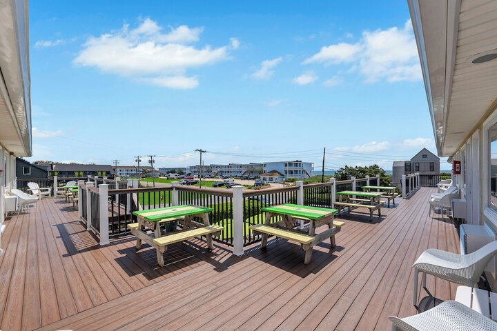 Sundeck 100 of 112
