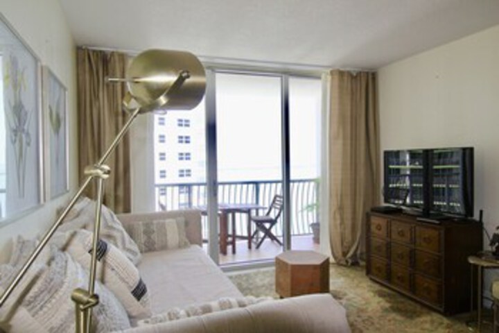 Room 82 of 263