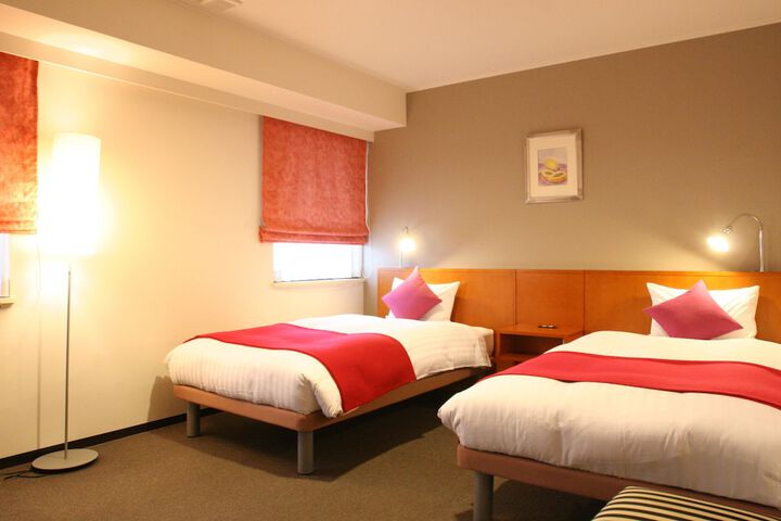 Room 3 of 78