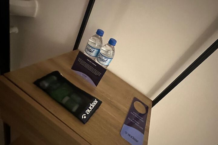 Room 9 of 36