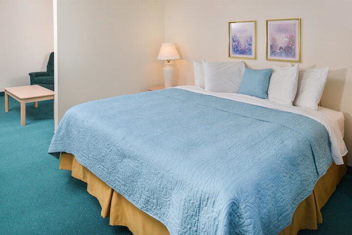 Suite (1 of 7)