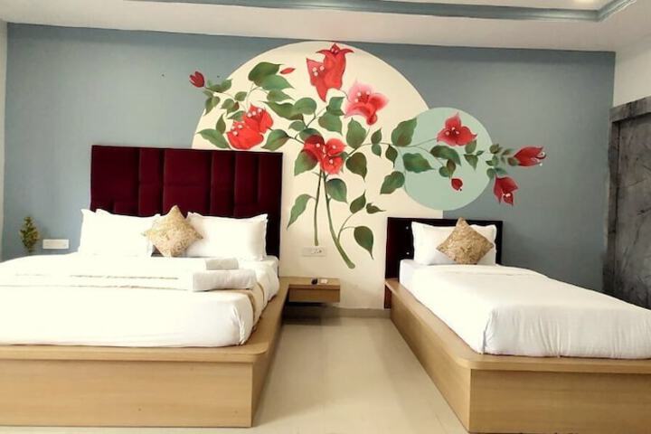 Room 36 of 114