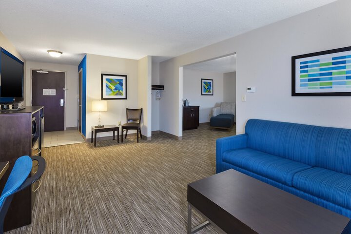 Room 6 of 40
