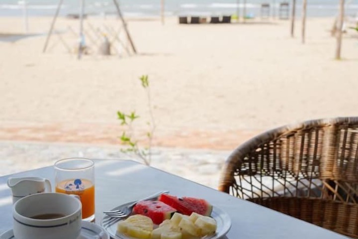 Breakfast/Coffee Service 25 of 42