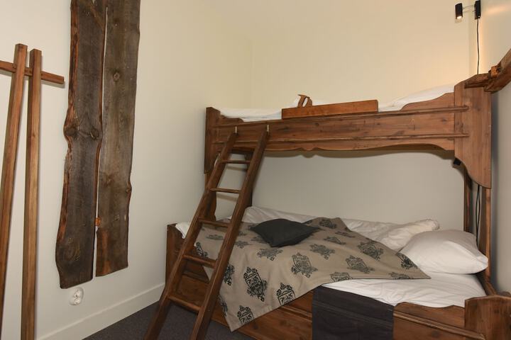 Room 10 of 61