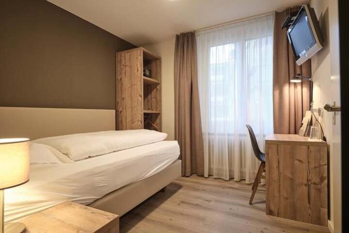 Room 5 of 41