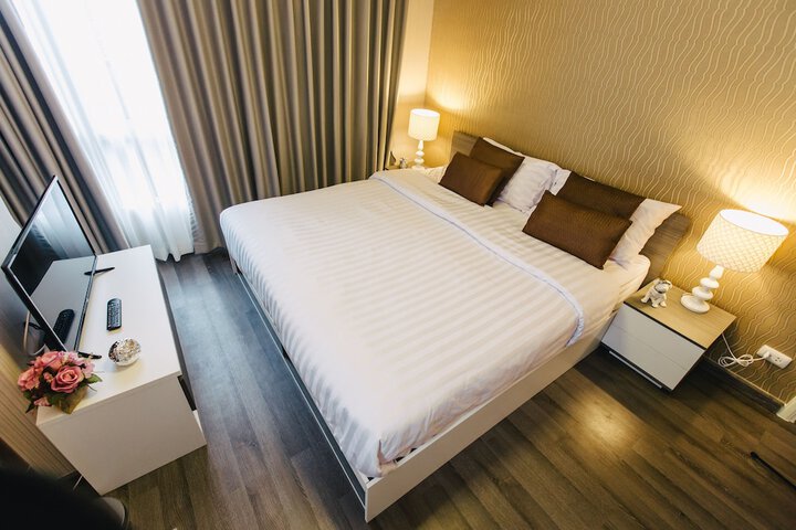 Room 4 of 55